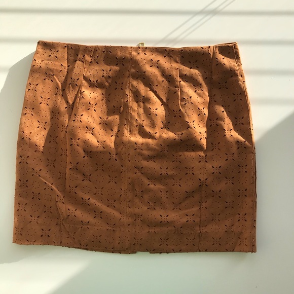 Faux suede mini skirt - Picture 4 of 6